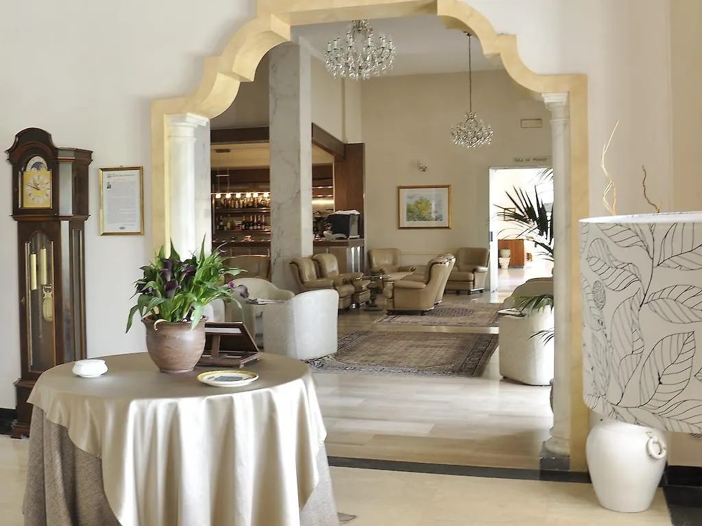 Hotel Savoia Palace تْشيانشانو  تيرمي